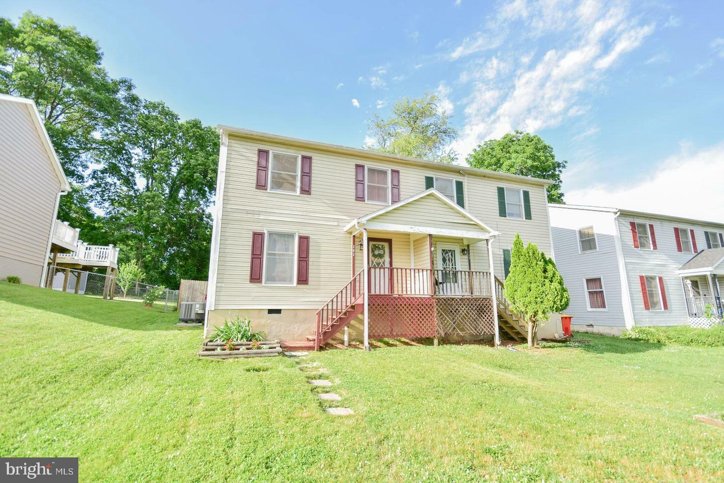 Property Photo:  141 E Park Ave  WV 25438 