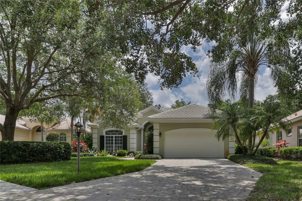 Property Photo:  8127 Abingdon Court  FL 34201 