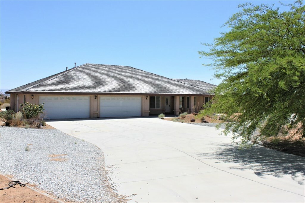 Property Photo:  23535 Cuyama Road  CA 92307 