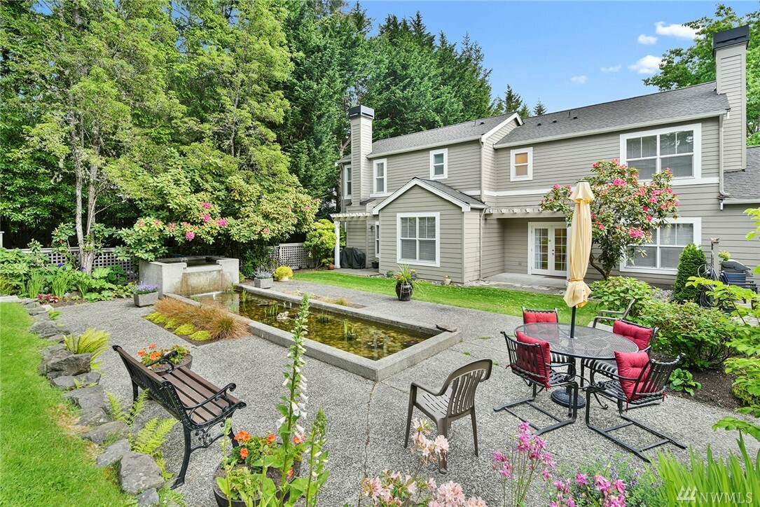 Property Photo:  1240 Weaver Rd NW B-2  WA 98110 