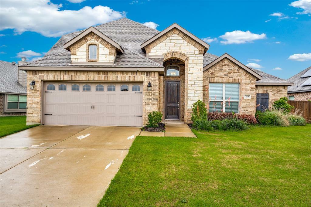 Property Photo:  319 S Hill Drive  TX 75165 