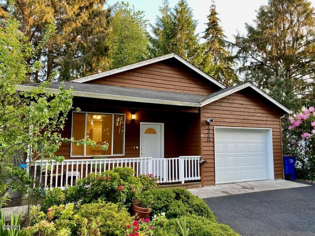 Property Photo:  2320 NE 21st Street  OR 97367