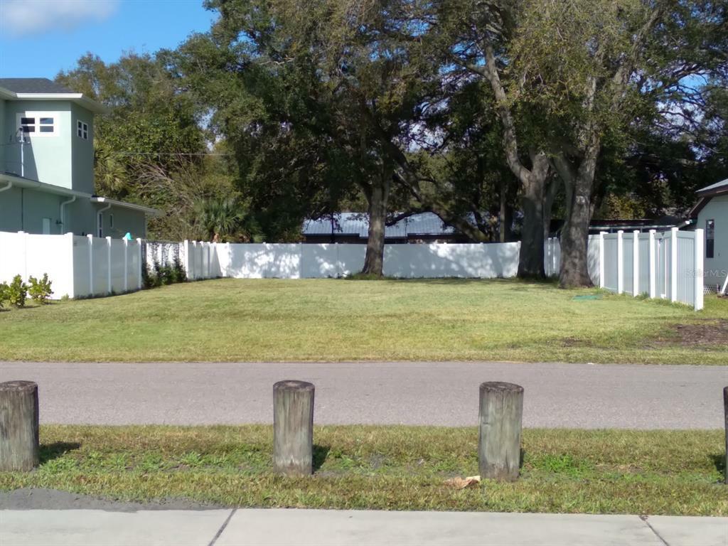 Property Photo: 2820 Corrine Street FL 33605