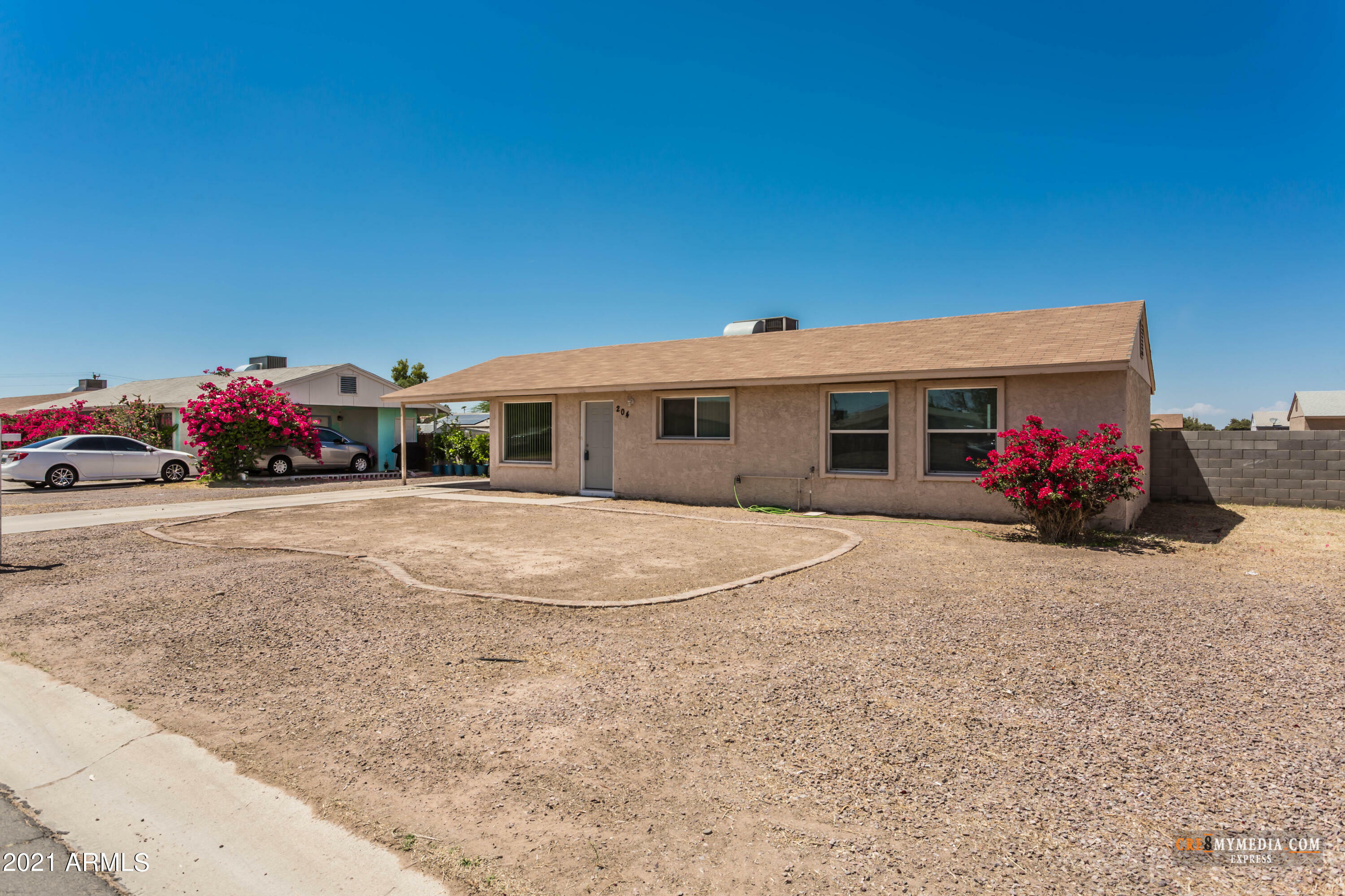 Property Photo:  204 E Evelyn Street  AZ 85122 