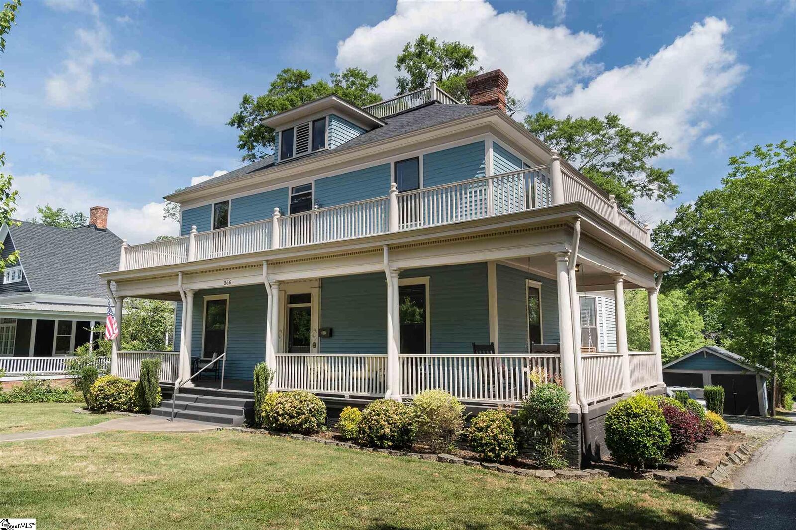 Property Photo: 266 W Hampton Avenue SC 29306