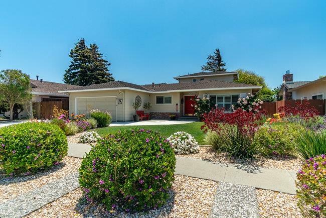 Property Photo:  307 De La Vina Way  CA 93901 