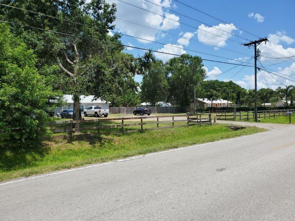 Property Photo:  2404 W Lake Drive  FL 33598 