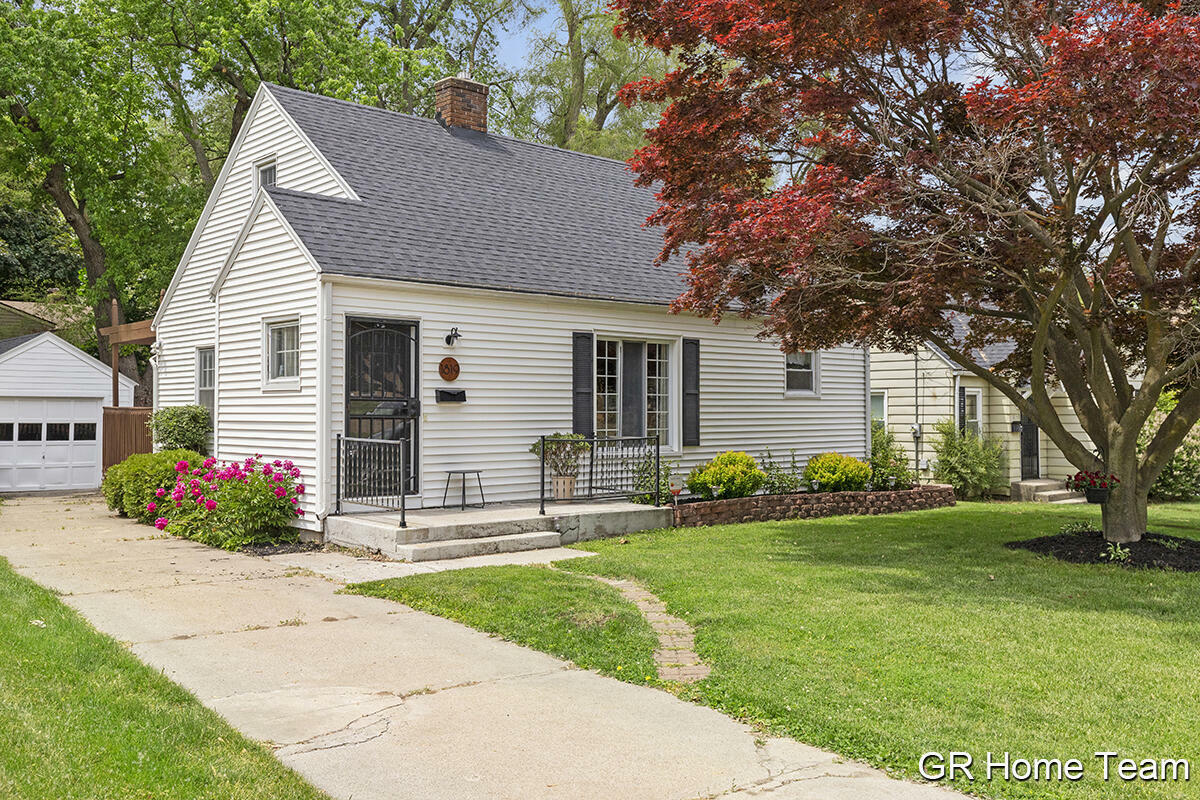 Property Photo:  1819 Sylvan Avenue SE  MI 49506 