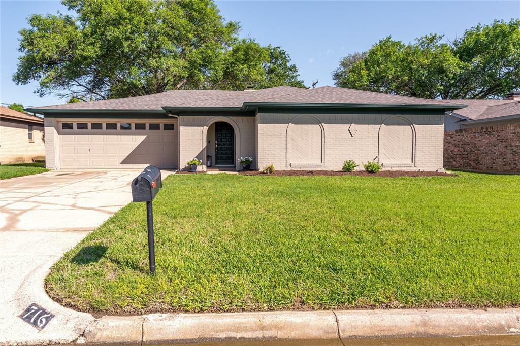 Property Photo:  716 Barkridge Trail  TX 76028 