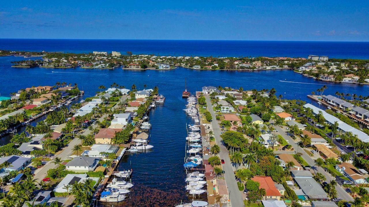 Property Photo: 622 S South Road FL 33435