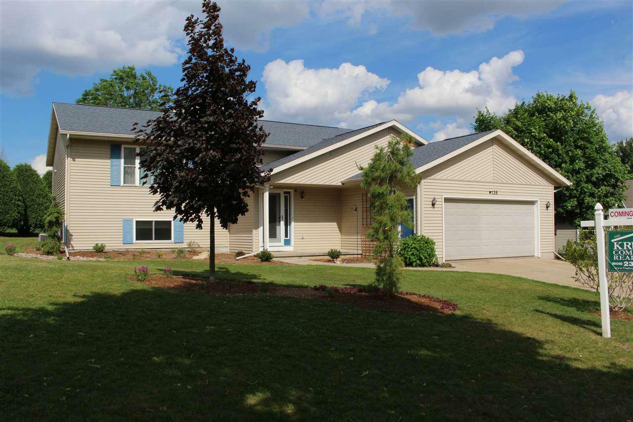 Property Photo:  135 Westridge Pky  WI 53593 