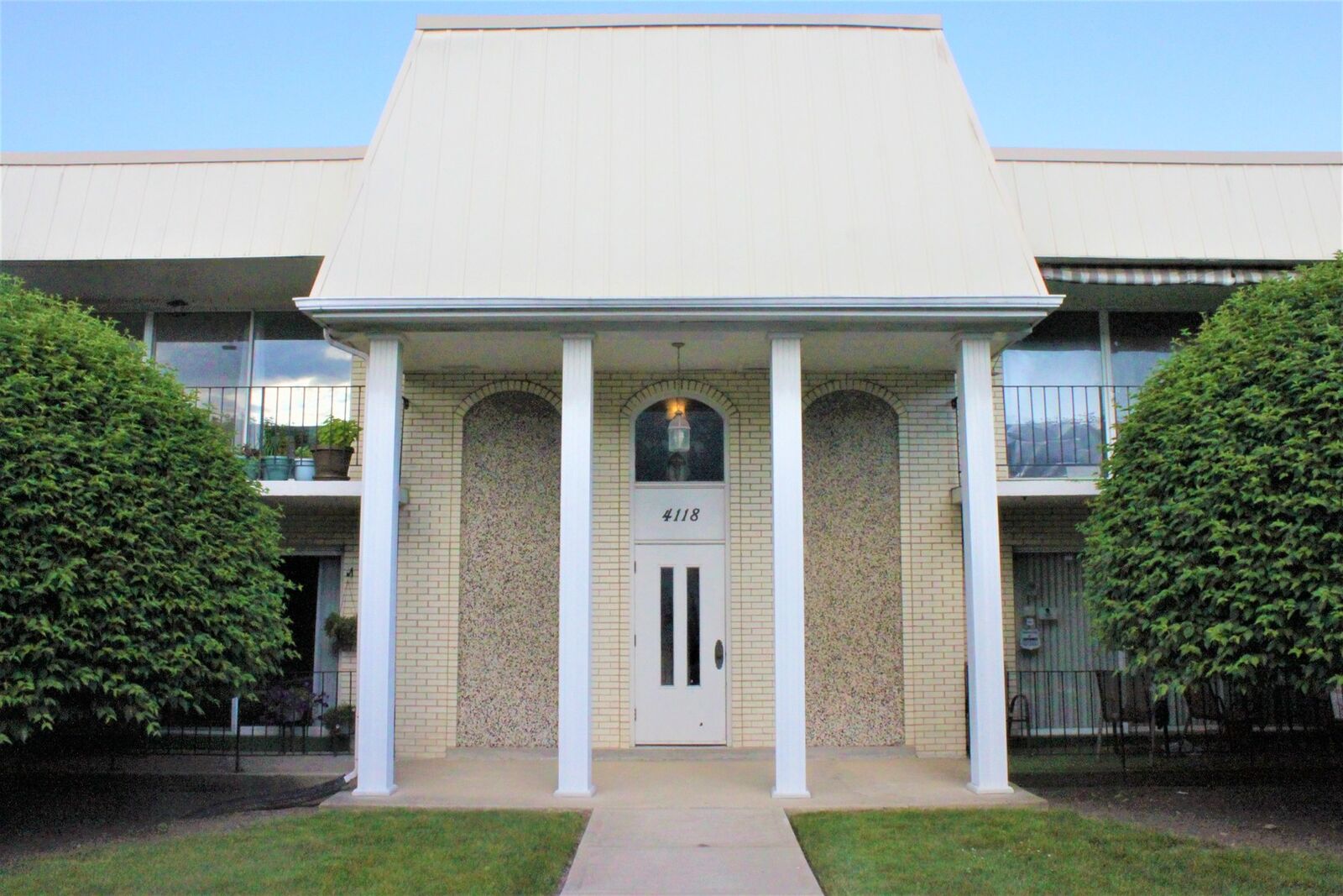 Property Photo:  4118 W 99th Street D  IL 60453 