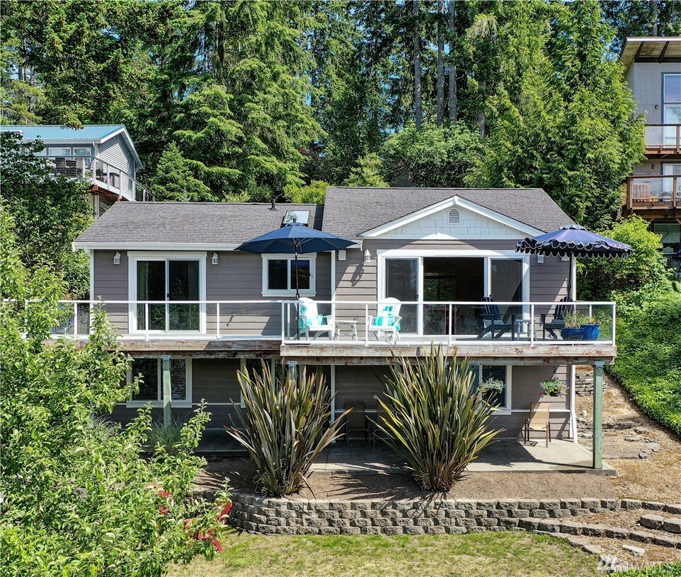 Property Photo:  1620 E Treasure Island Dr  WA 98524 