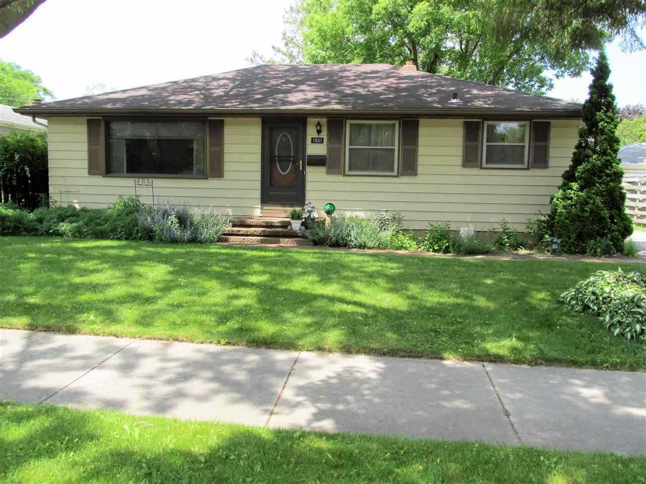 Property Photo:  1031 S Joseph Street  WI 54915 