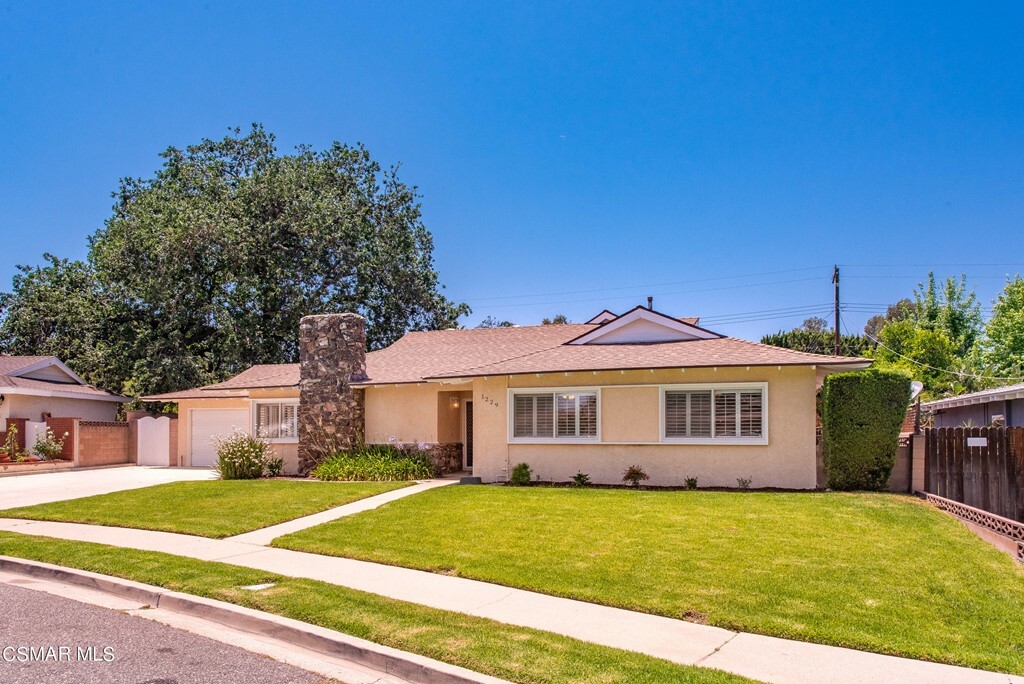 Property Photo:  1229 Drake Drive  CA 93065 