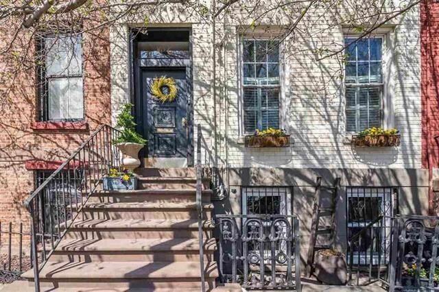 Property Photo:  6 Mercer St 2A  NJ 07302 