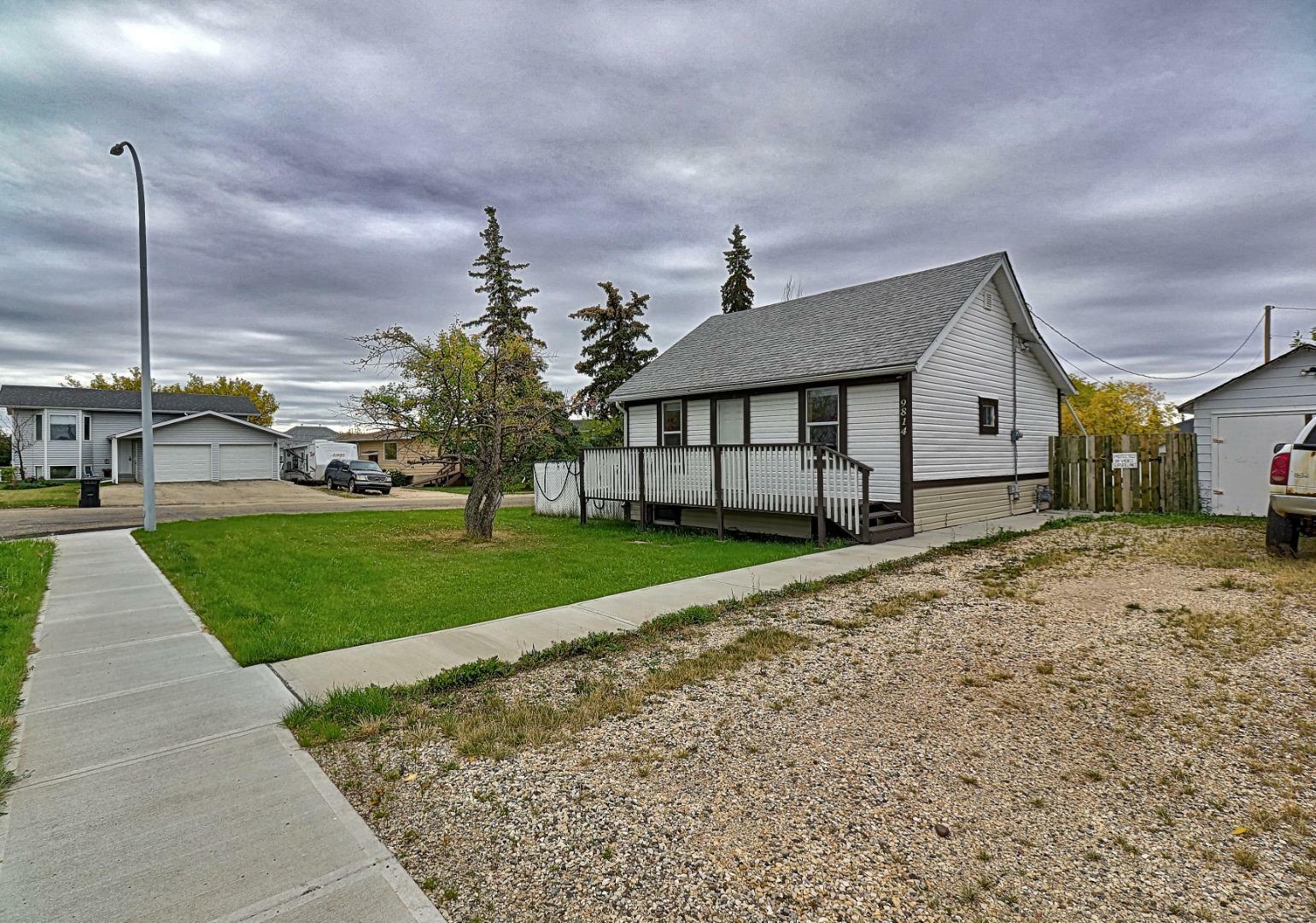Property Photo: 9814 97 Street AB T0H 3C0