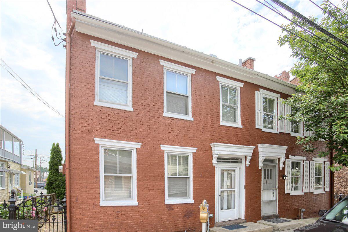Property Photo:  139 S Pitt Street  PA 17013 