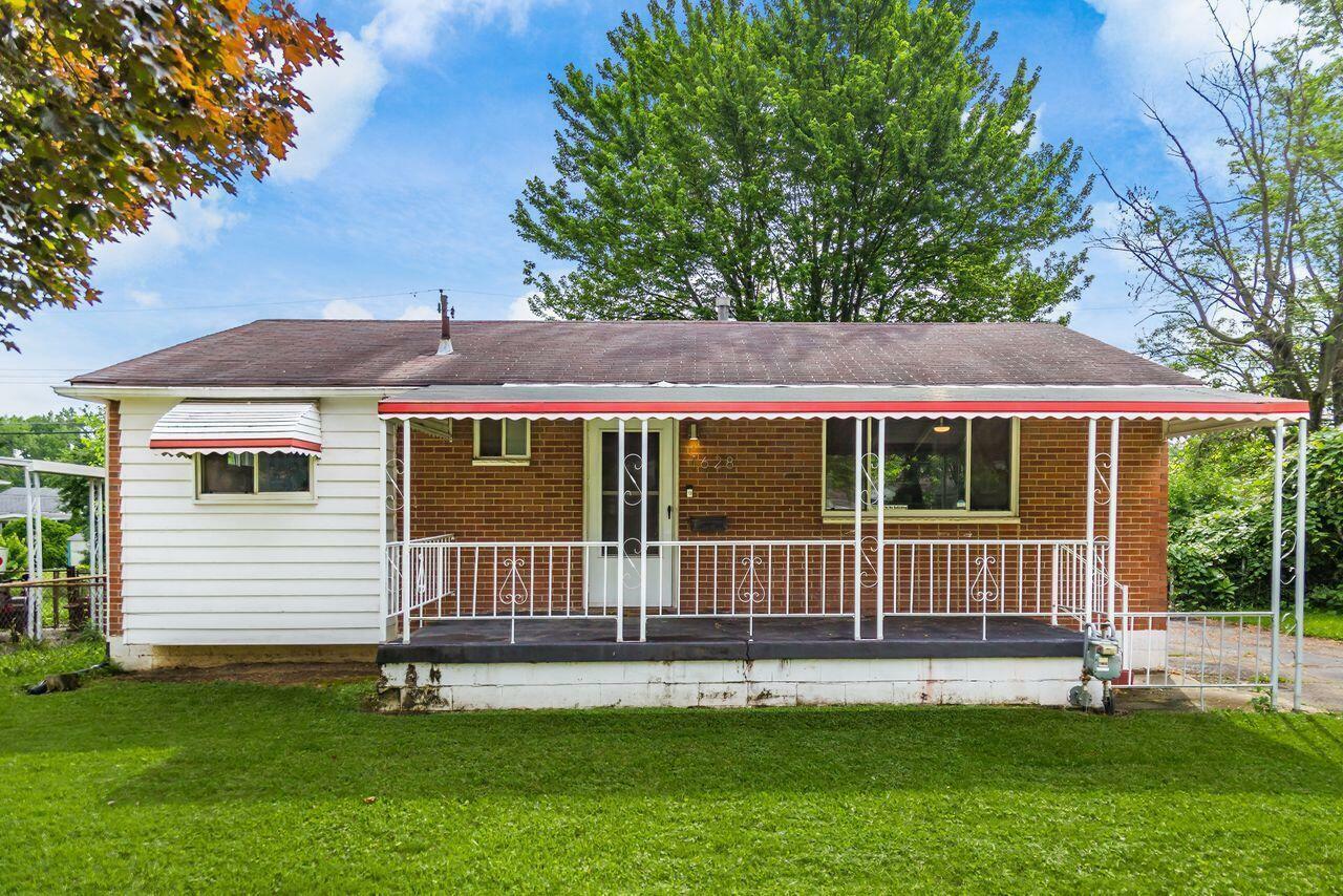 Property Photo: 1628 Marina Drive OH 43219