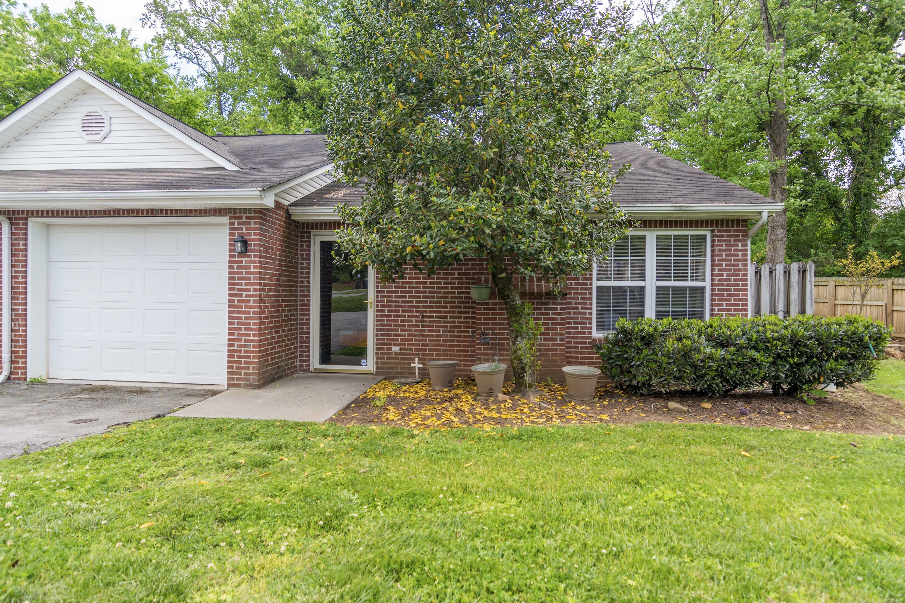 Property Photo:  6812 Spring Glen Way  TN 37919 