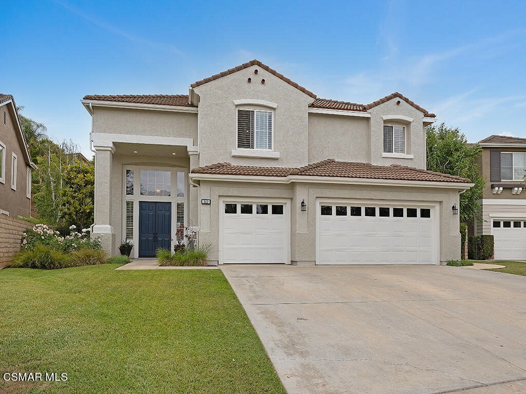 Property Photo:  340 Kitetail Street  CA 93065 