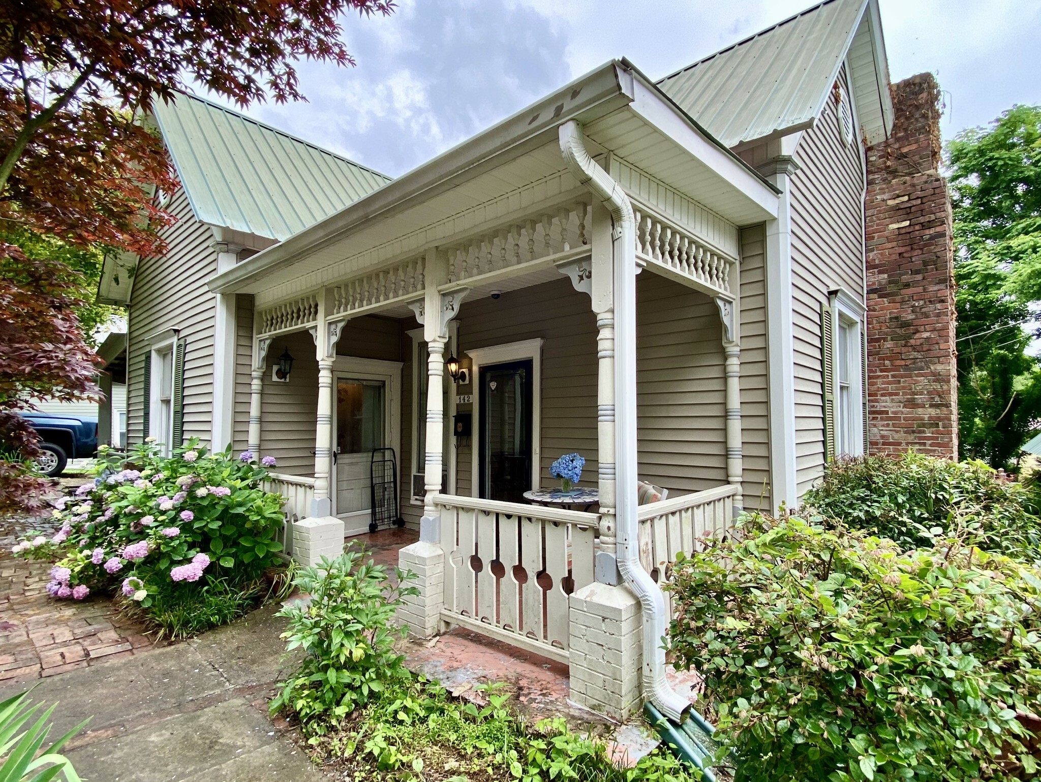 Property Photo:  142 Columbia Ave  TN 37033 