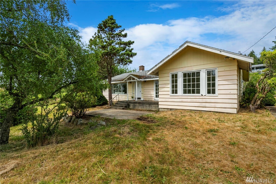 Property Photo:  4199 Birkland Rd NE  WA 98110 