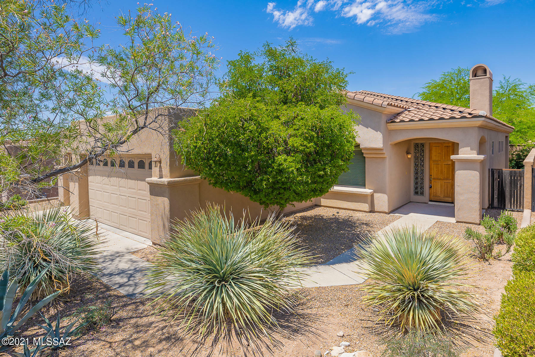 Property Photo:  6321 N Via Lomas De Paloma  AZ 85718 