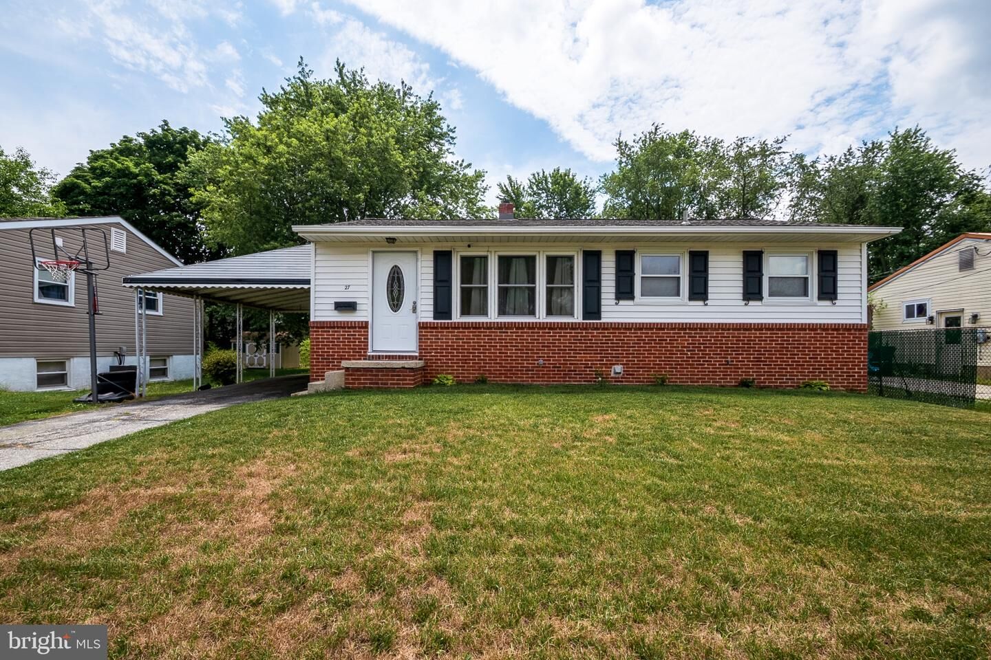 Property Photo:  27 E Balbach Avenue  DE 19720 