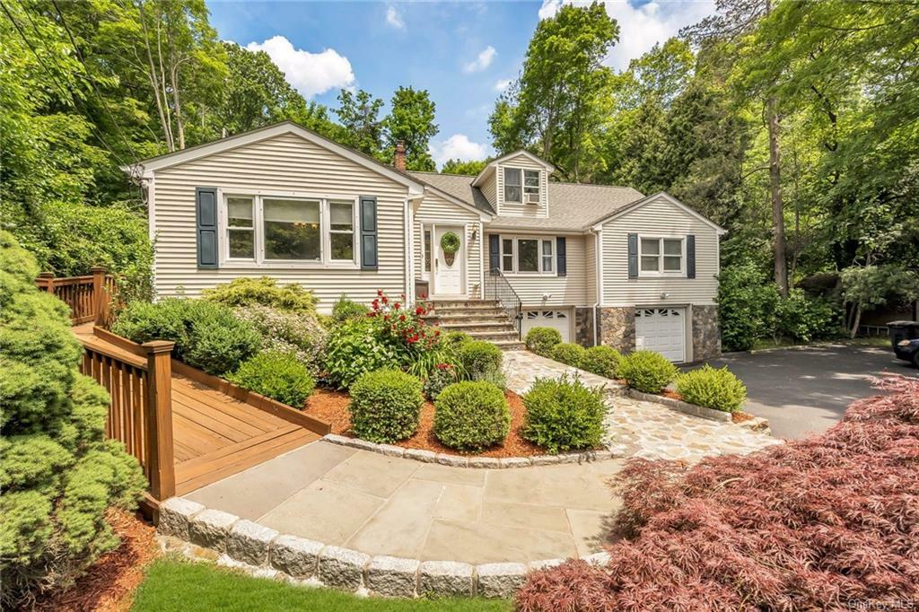 Property Photo:  265 Pleasantville Road  NY 10570 