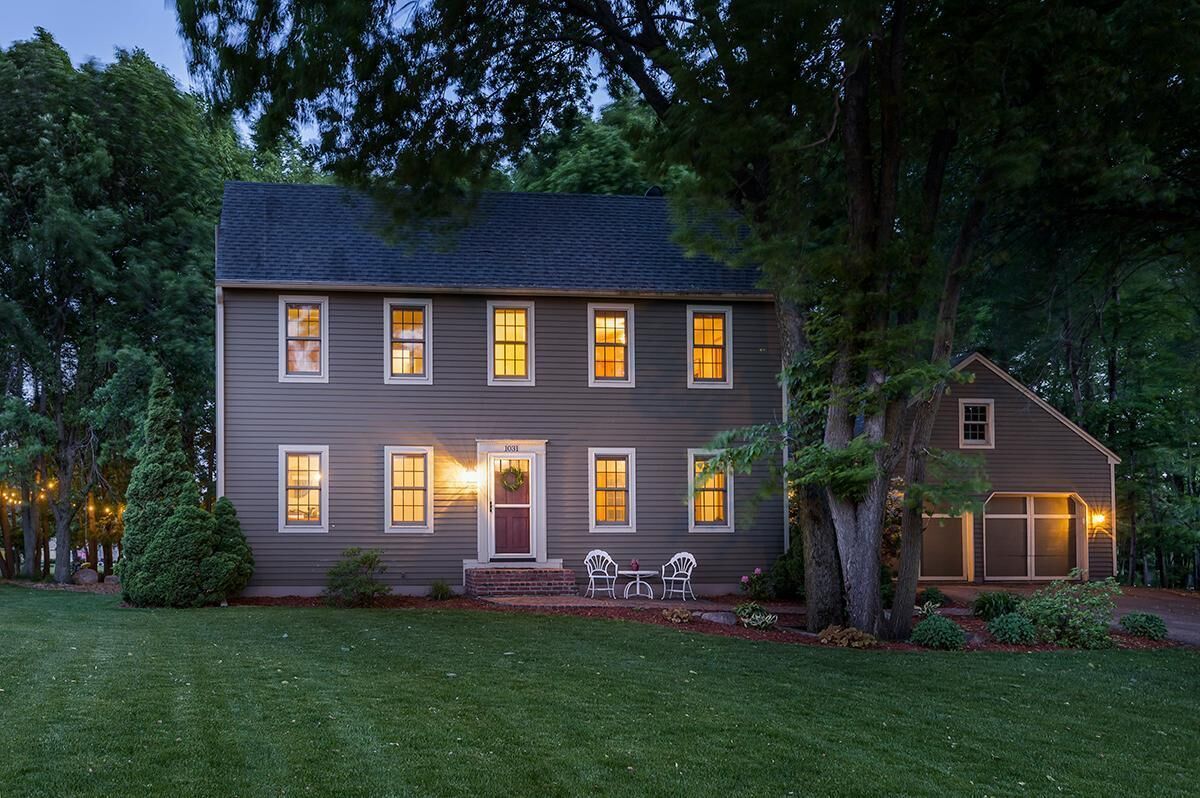 Property Photo: 1031 Wildwood Way MN 55318