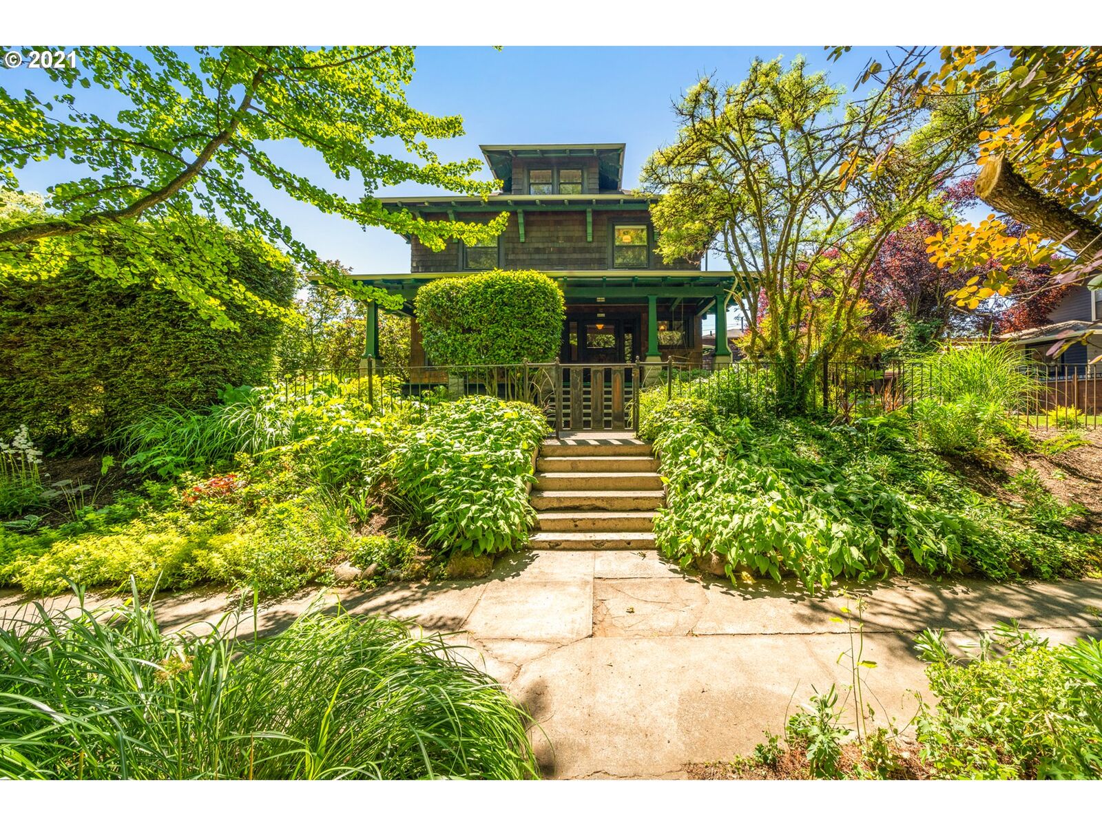 Property Photo:  4015 N Overlook Blvd  OR 97227 