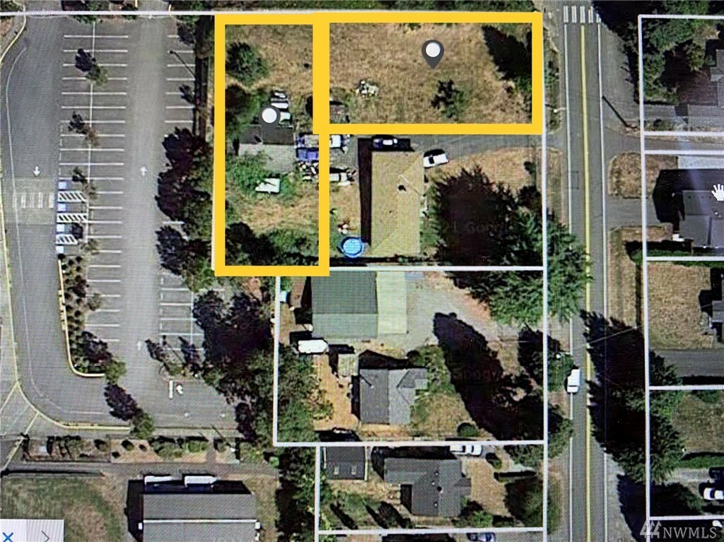 Property Photo: 132 Xx 8th Ave S WA 98168
