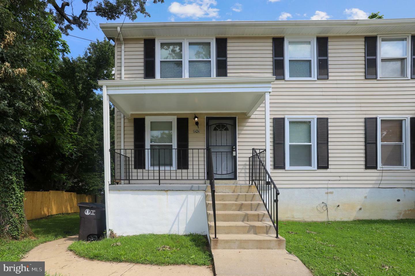 Property Photo: 6424 Seat Pleasant Drive MD 20743