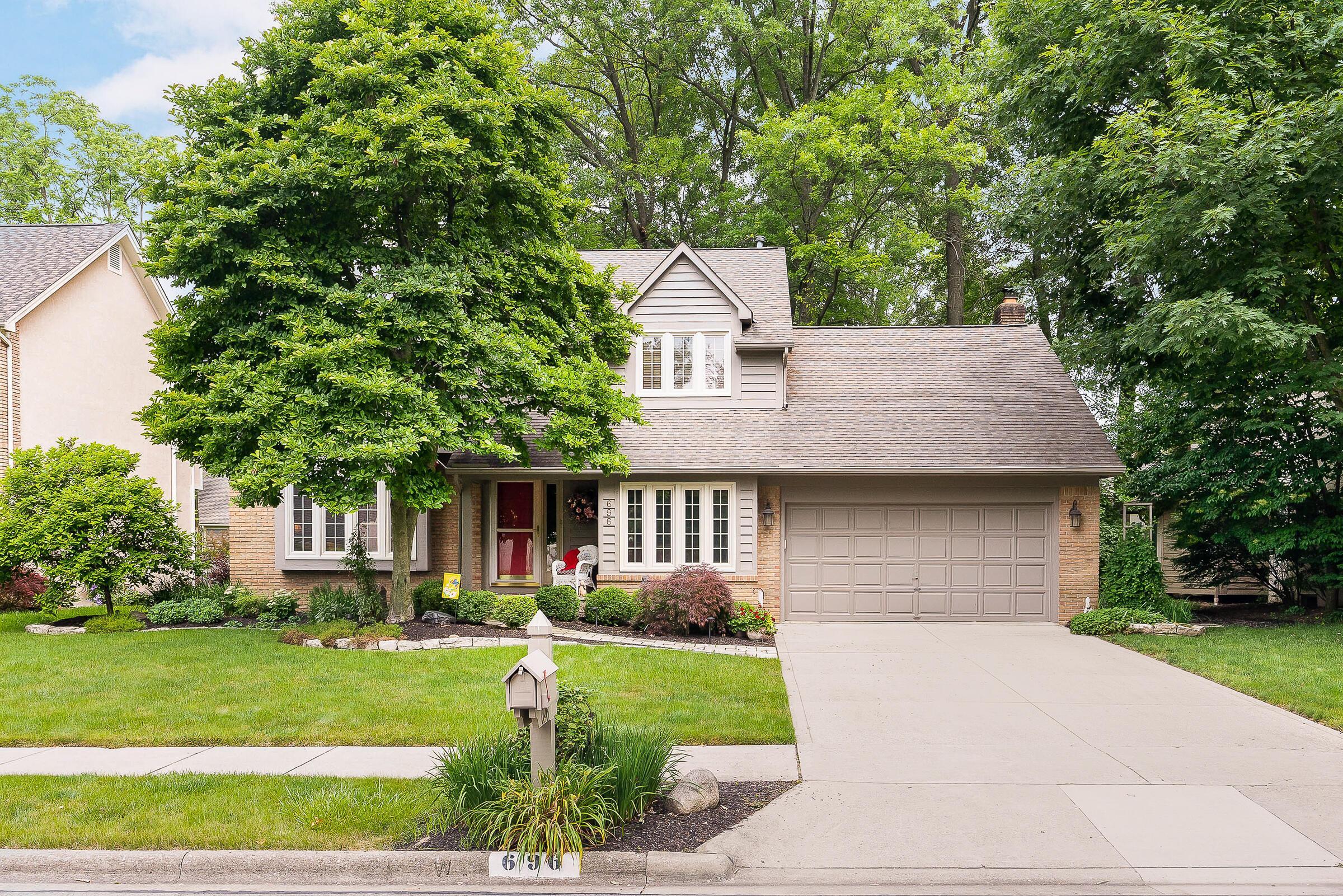 Property Photo: 696 Big Rock Drive OH 43082