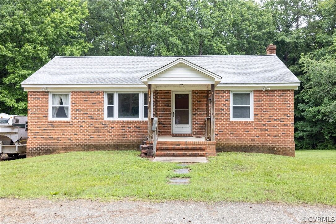 Property Photo: 1335 Stavemill Road VA 23139