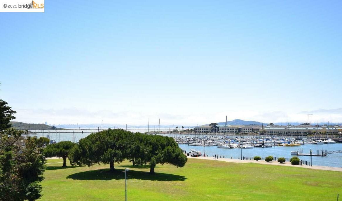 Property Photo: 1205 Melville Sq 403 CA 94804