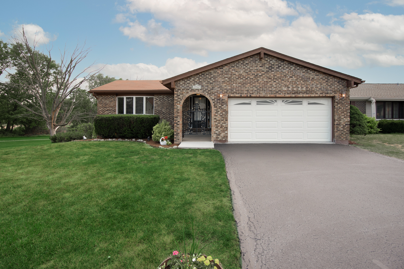 Property Photo: 39967 N Fairway Drive IL 60002