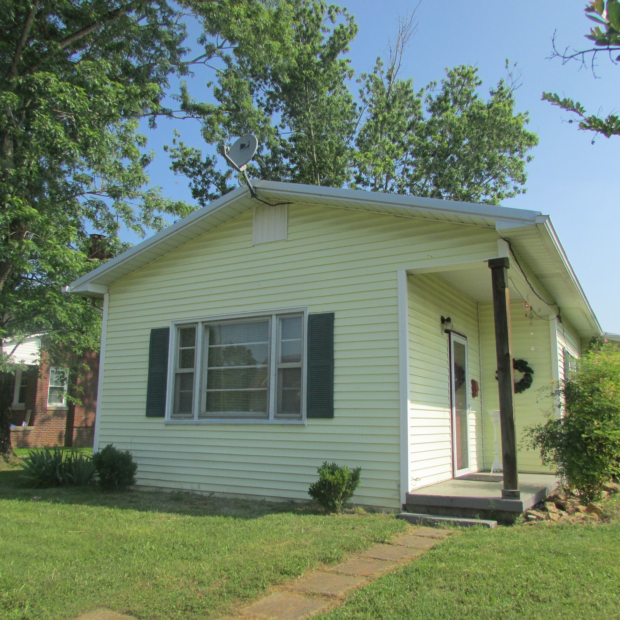 Property Photo:  126 Groh St  TN 38464 