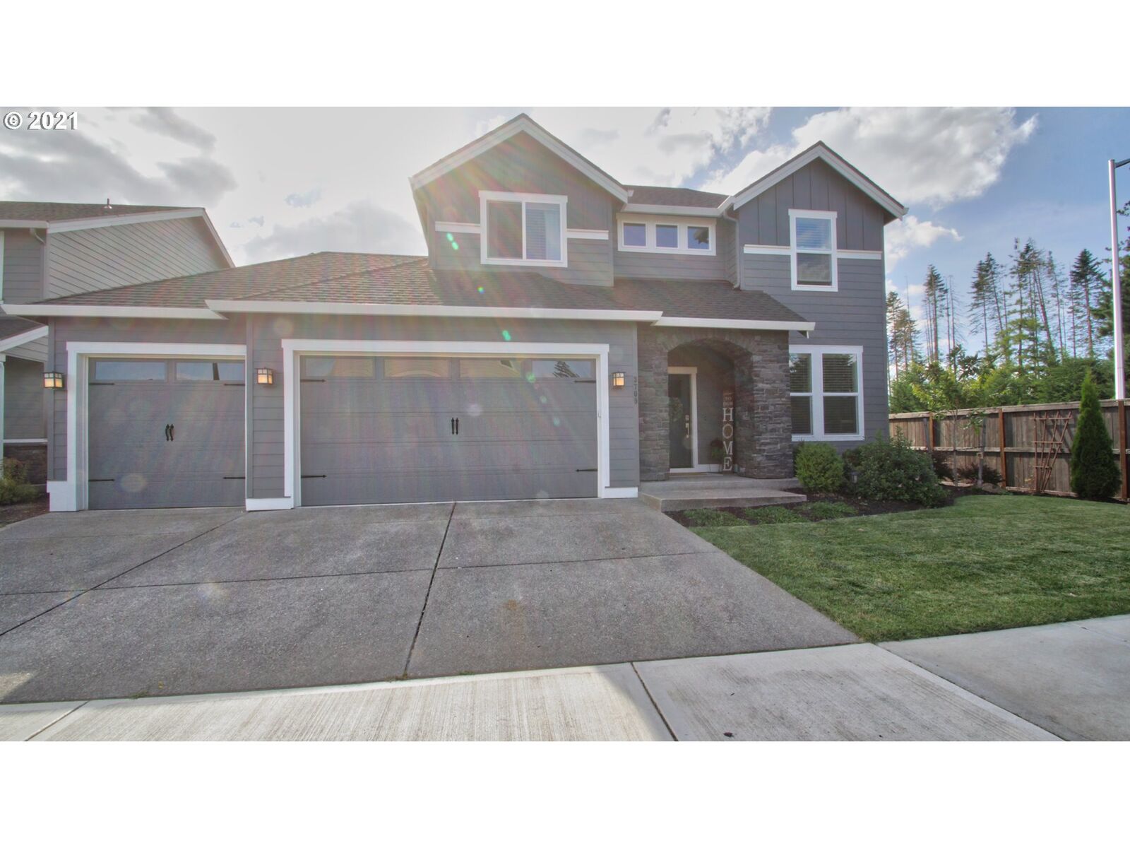 Property Photo:  3709 NE Pioneer St  WA 98607 