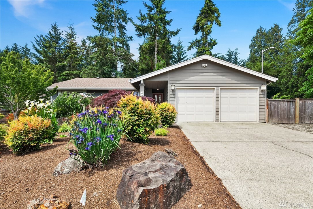 Property Photo:  6715 143rd Ave NE  WA 98052 