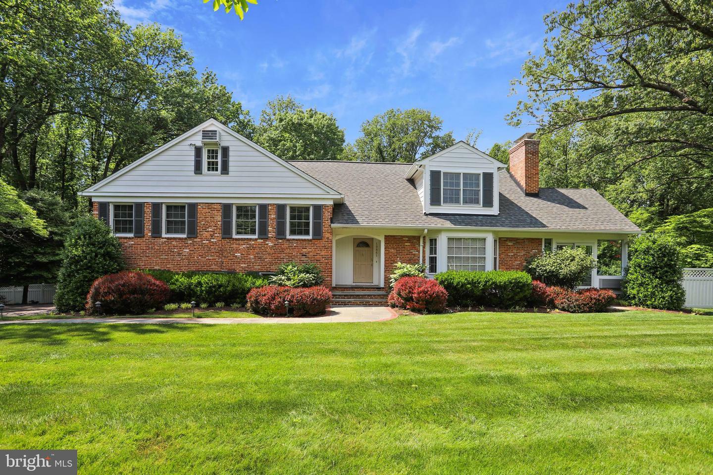 Property Photo:  10861 Spring Knoll Drive  MD 20854 