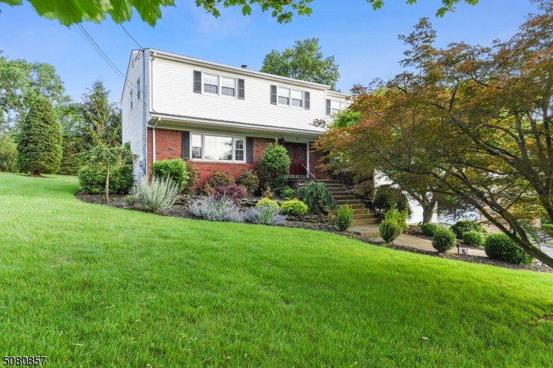 Property Photo:  83 Edgemere Rd  NJ 07039 