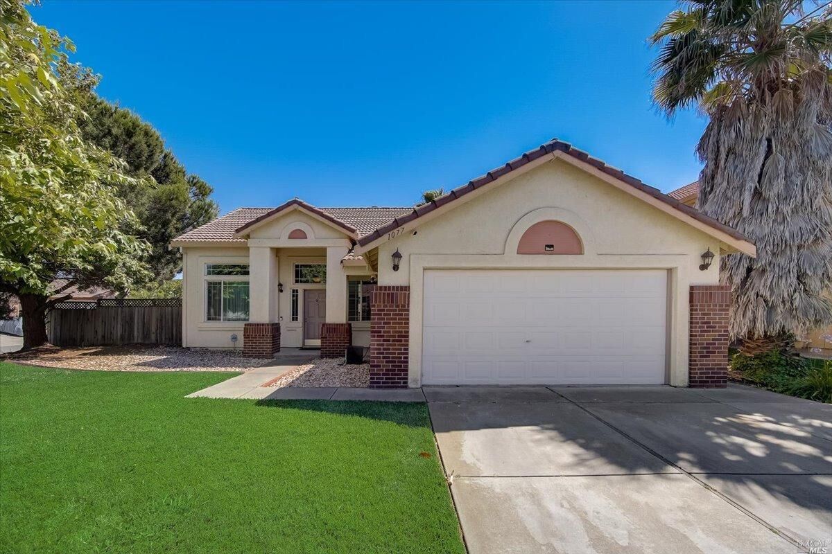 Property Photo: 1077 Mayfield Way CA 94585