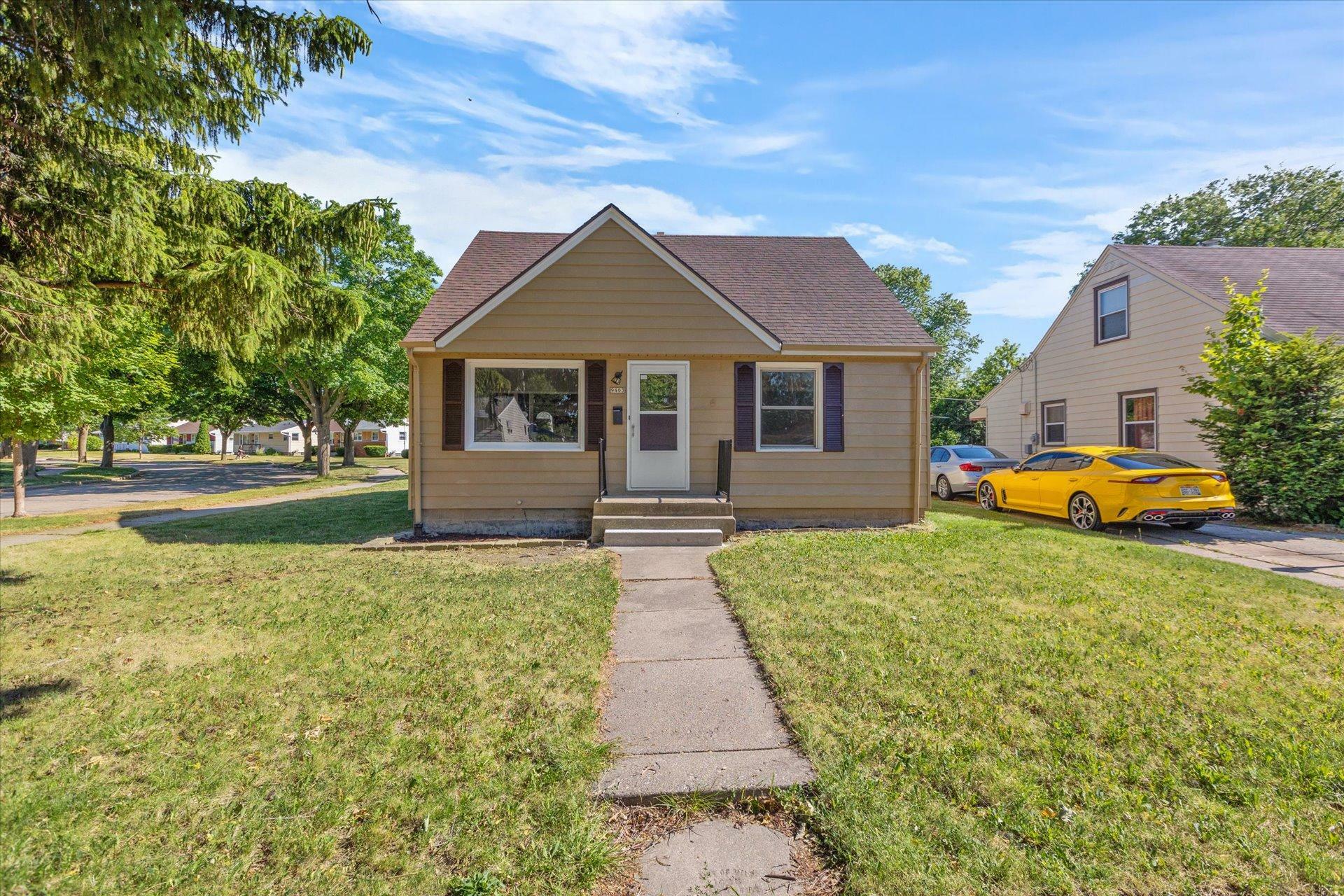 Property Photo: 9403 W Melvina St WI 53222