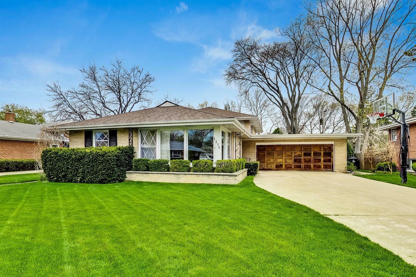 Property Photo: 1230 Hoffman Avenue IL 60068