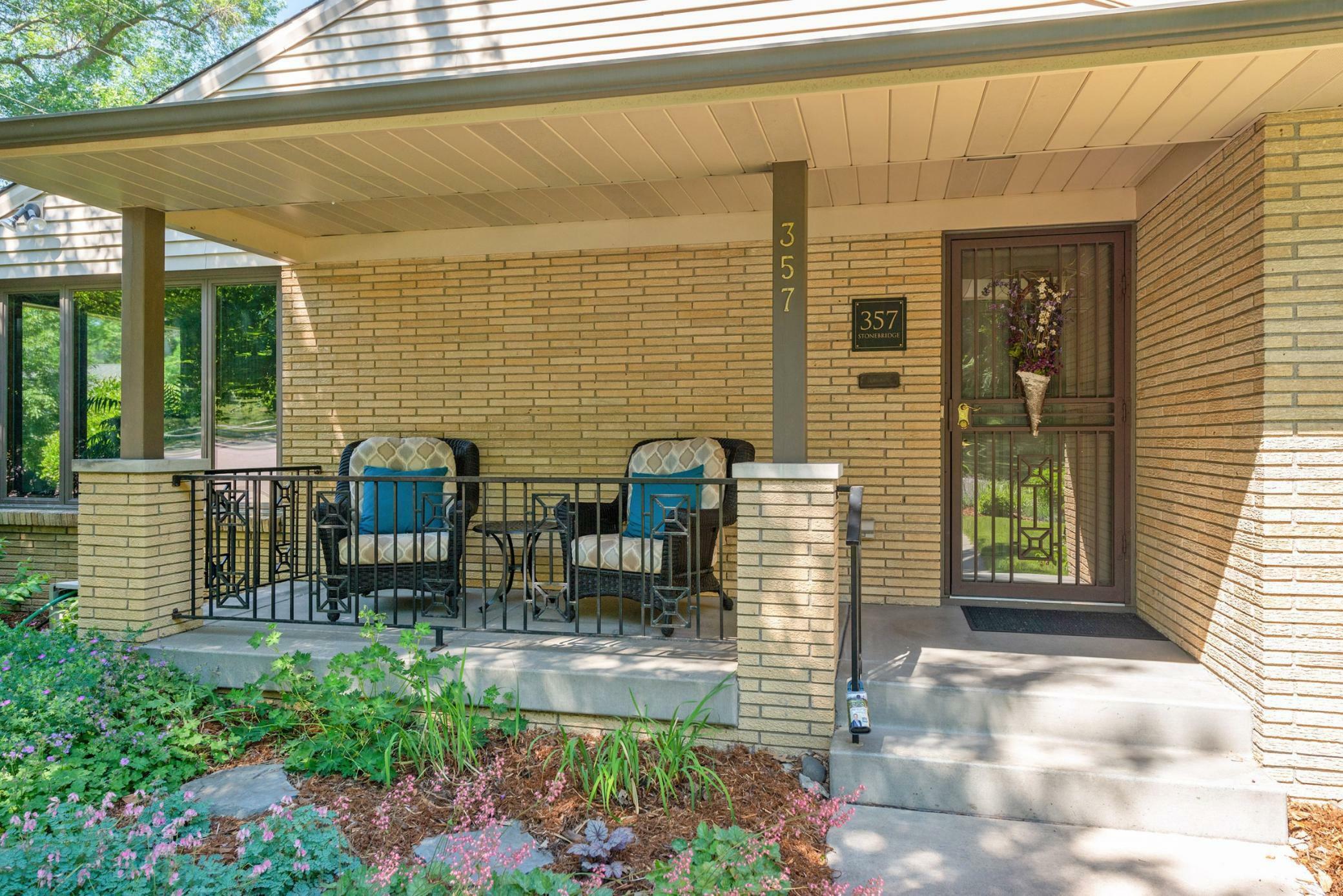 Property Photo:  357 Stonebridge Boulevard  MN 55105 