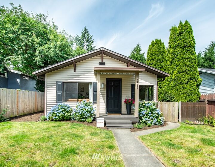Property Photo:  7115 31st Avenue SW  WA 98126 