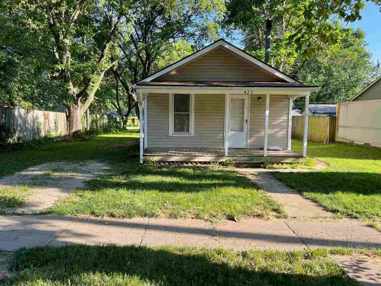 Property Photo:  429 E Bridge St  KS 67110-1816 