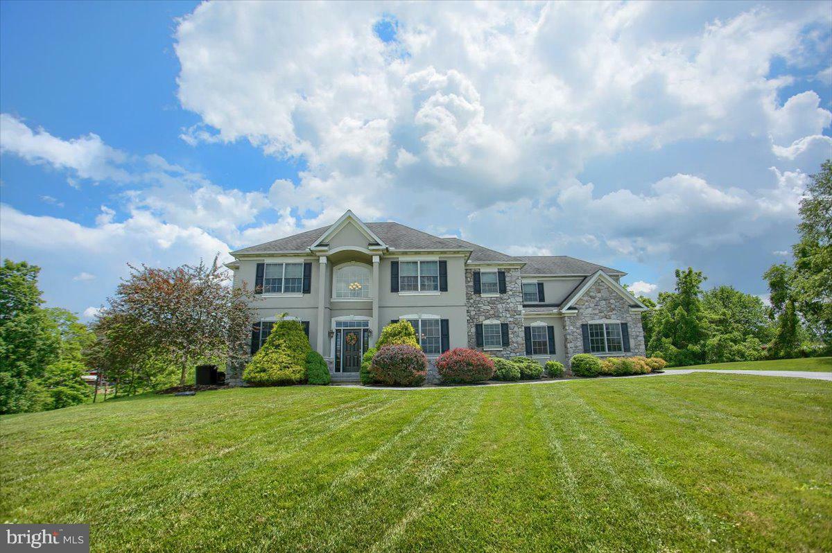 Property Photo:  1424 Wellgate Lane  PA 17055 